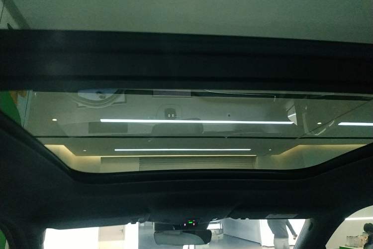 Used Nio ES8 2024 75 kWh Headliner