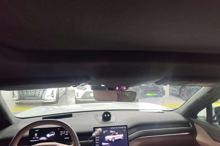 Used Nio ES8 2024 75 kWh Headliner