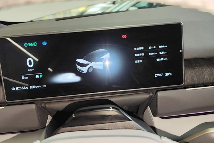 Used Nio ES8 2024 75 kWh Instrument Cluster