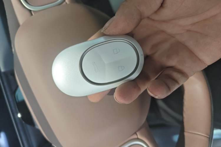 Used Nio ES8 2024 75 kWh Interior 1