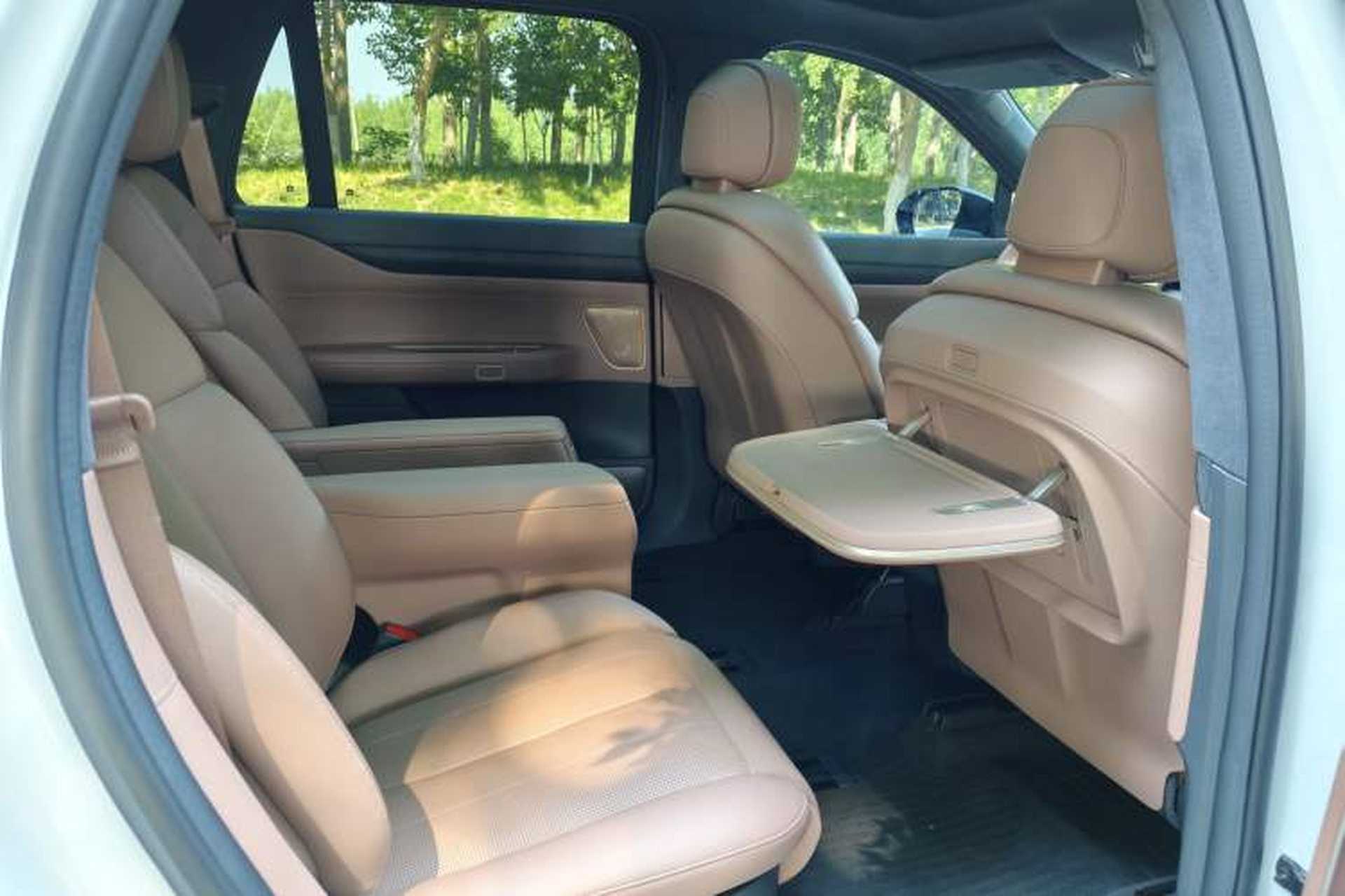 Used Nio ES8 2024 75 kWh Interior 2