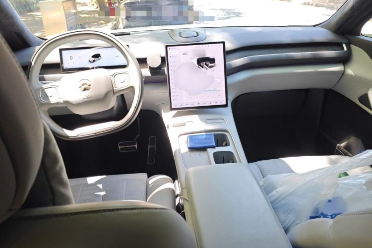 Used Nio ES8 2024 100kWh Executive Edition Interior 2