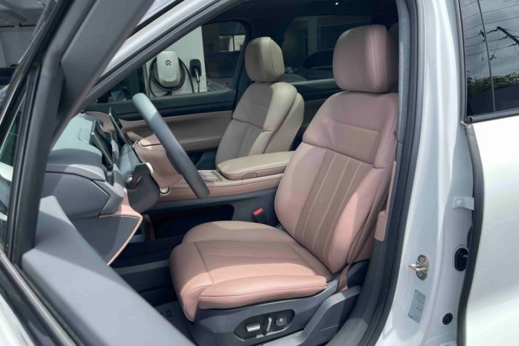 Used Nio ES8 2024 75 kWh Interior 3