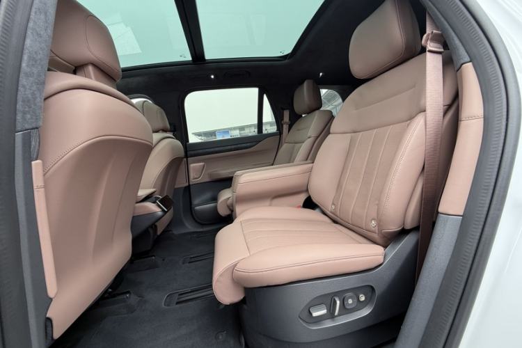 Used Nio ES8 2024 75 kWh Interior 3