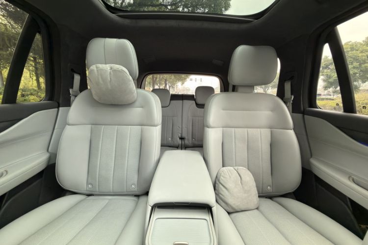Used Nio ES8 2024 75 kWh Executive Edition Interior 3