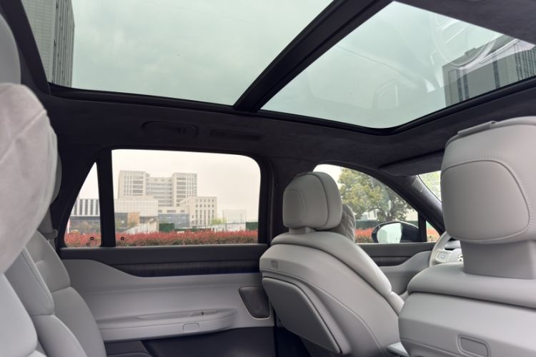 Used Nio ES8 2024 75 kWh Executive Edition Interior 6