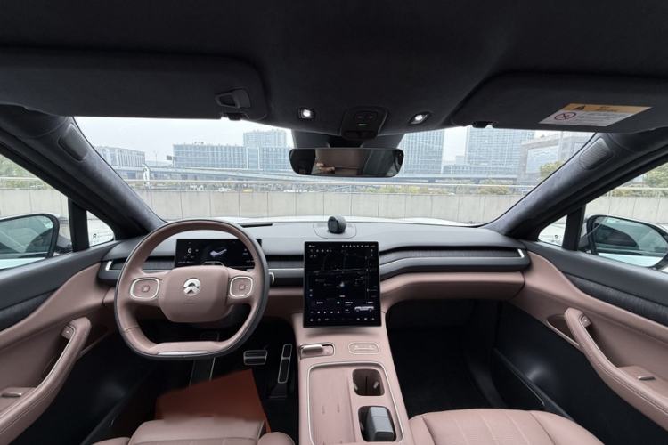 Used Nio ES8 2024 75 kWh Interior 7