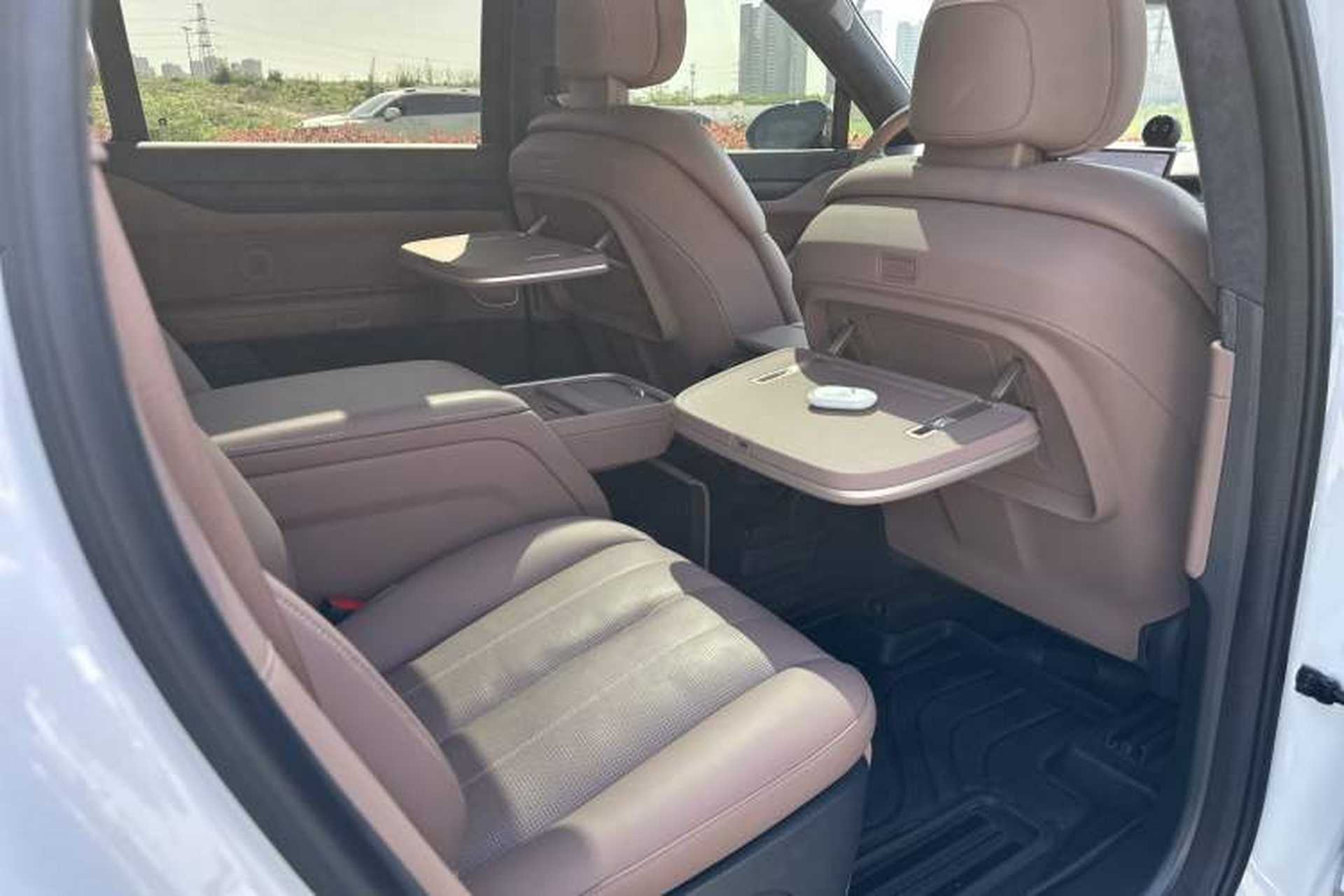 Used Nio ES8 2024 75 kWh Executive Edition Interior 7