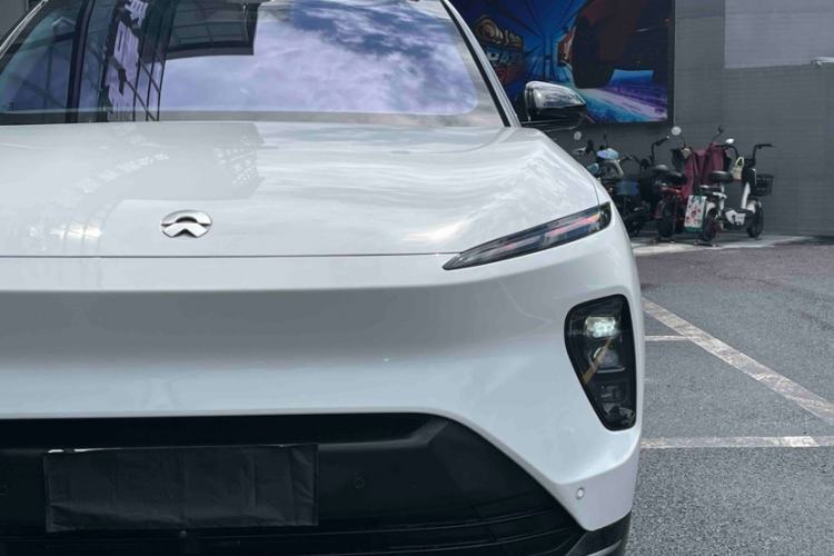 Used Nio ES8 2024 75 kWh Left Front Headlight
