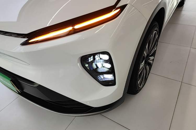 Used Nio ES8 2024 75 kWh Left Front Headlight