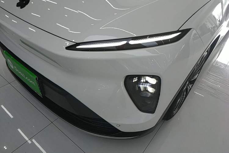 Used Nio ES8 2024 75 kWh Left Front Headlight