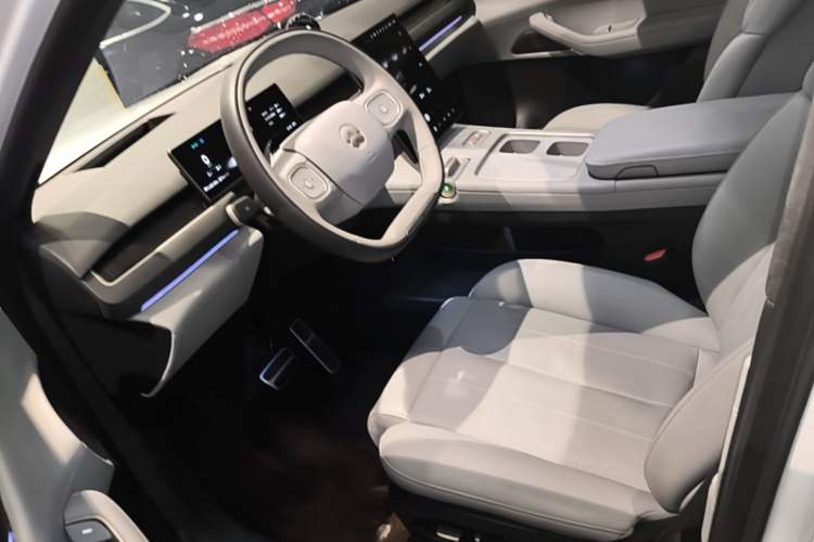 Used Nio ES8 2024 75 kWh Executive Edition Left Front Seat
