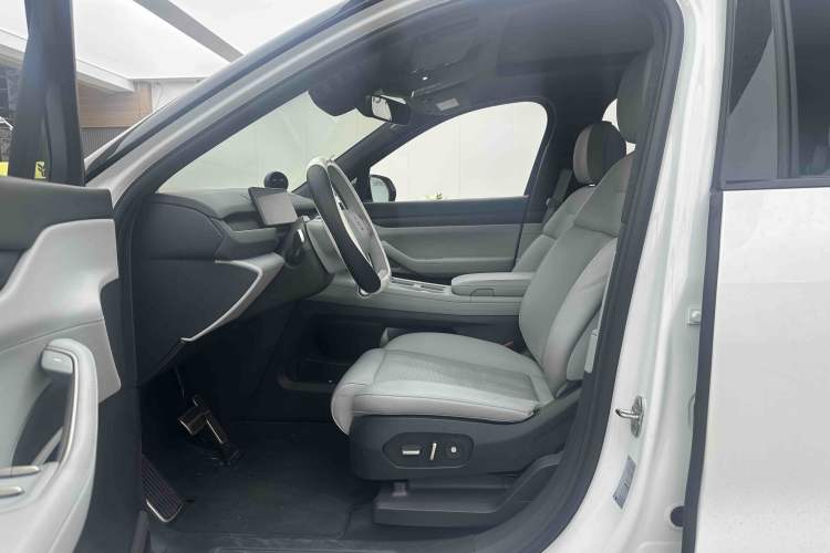 Used Nio ES8 2024 75 kWh Left Front Seat