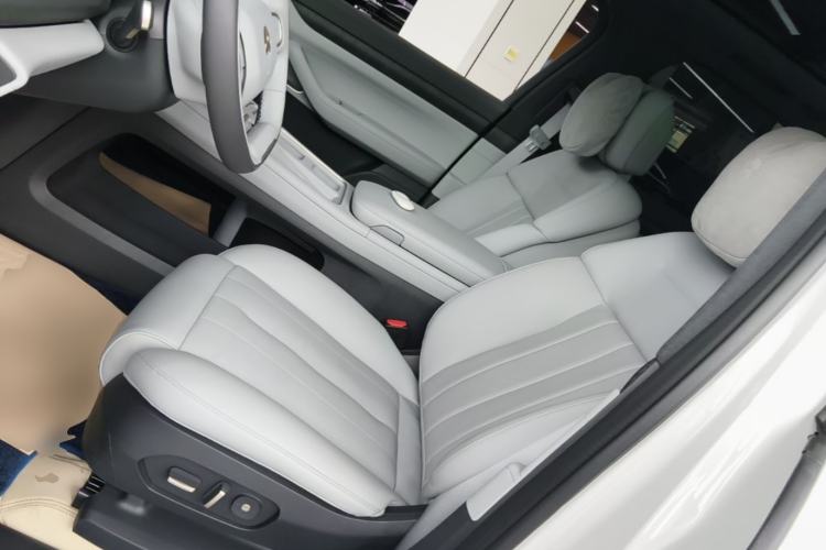 Used Nio ES8 2024 75 kWh Left Front Seat