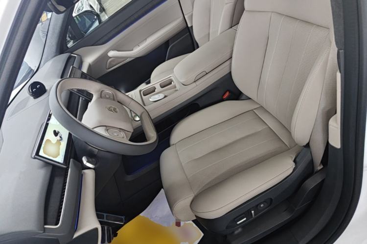Used Nio ES8 2024 75 kWh Left Front Seat