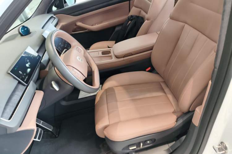 Used Nio ES8 2024 75 kWh Left Front Seat