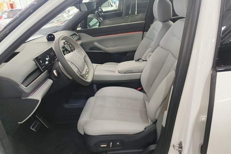 Used Nio ES8 2024 75 kWh Left Front Seat