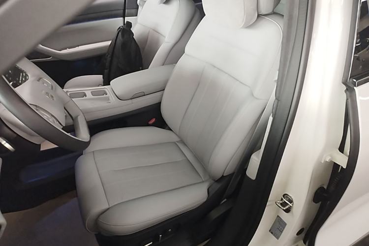 Used Nio ES8 2024 75 kWh Left Front Seat