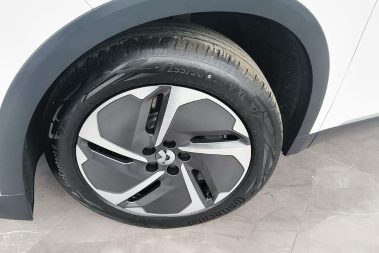 Used Nio ES8 2024 75 kWh Left Front Wheel Hub