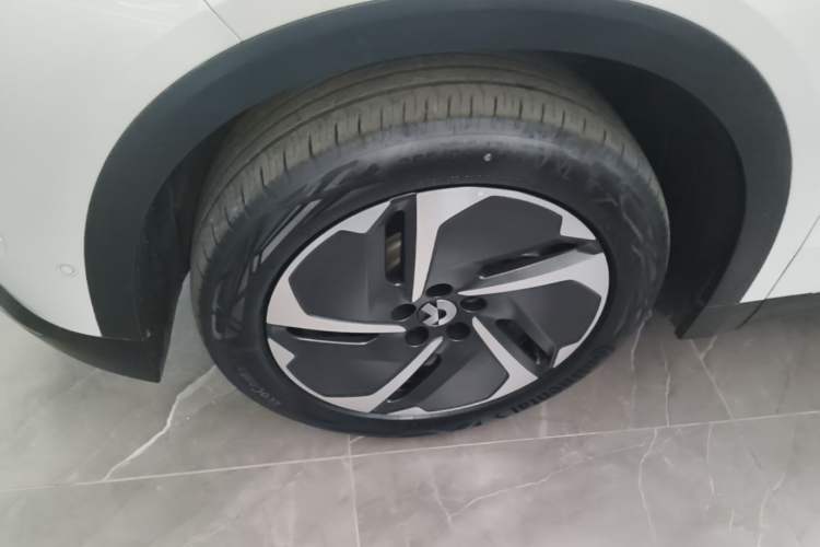 Used Nio ES8 2024 75 kWh Left Front Wheel Hub
