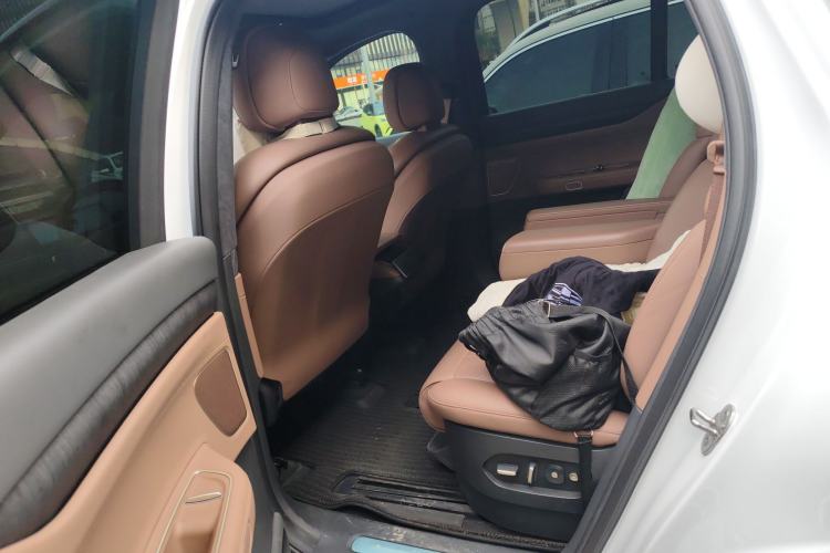 Used Nio ES8 2024 75 kWh Left Rear Seat