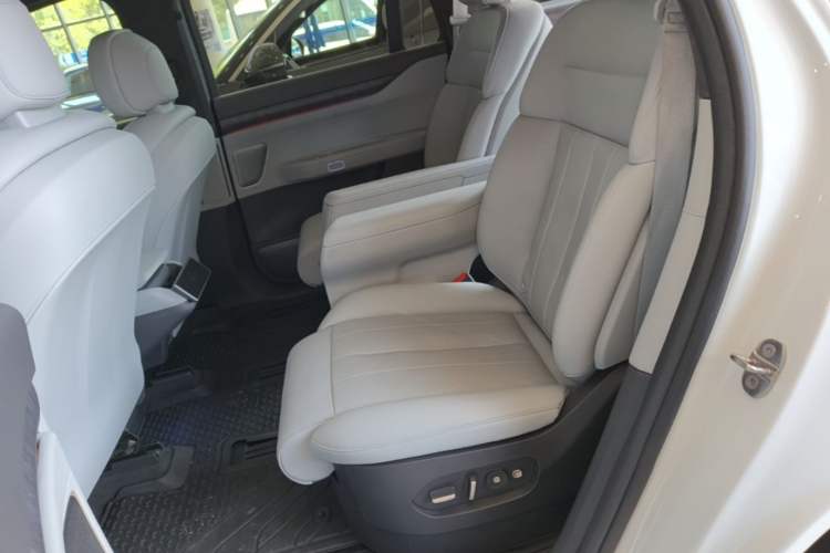 Used Nio ES8 2024 75 kWh Left Rear Seat