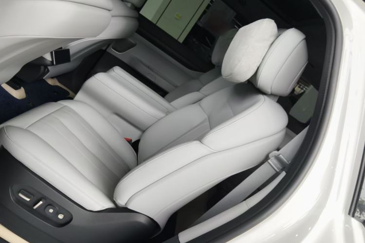 Used Nio ES8 2024 75 kWh Left Rear Seat