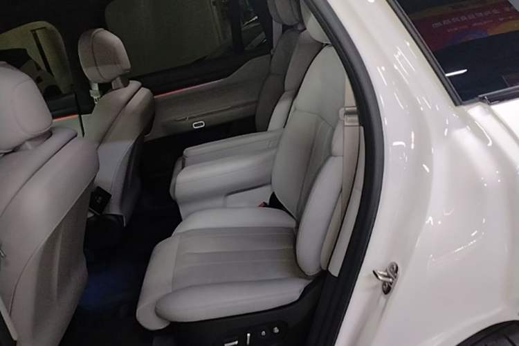 Used Nio ES8 2024 75 kWh Left Rear Seat