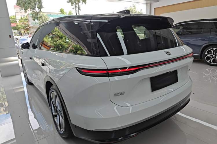Used Nio ES8 2024 75 kWh Executive Edition Rear Left 45 Deg