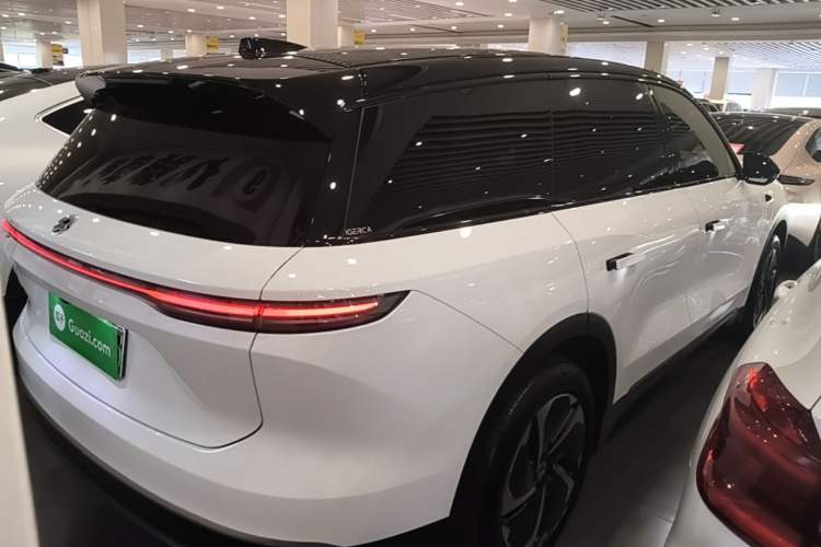 Used Nio ES8 2024 75 kWh Executive Edition Rear Right 45 Deg