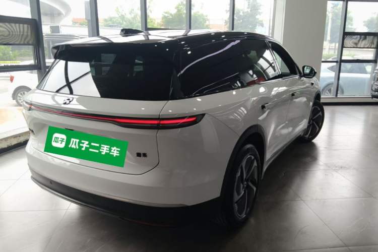 Used Nio ES8 2024 75 kWh Rear Right 45 Deg