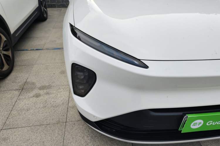 Used Nio ES8 2024 75 kWh Right Front Headlight