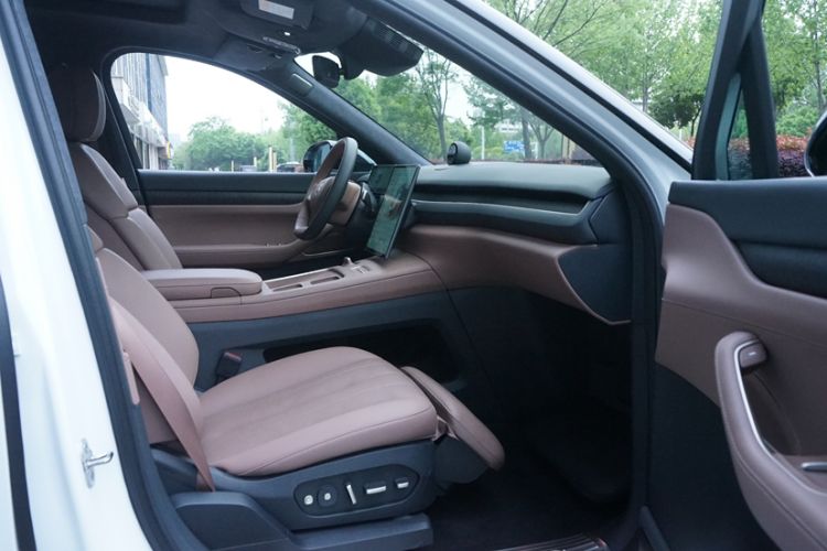 Used Nio ES8 2024 100kWh Right Front Seat