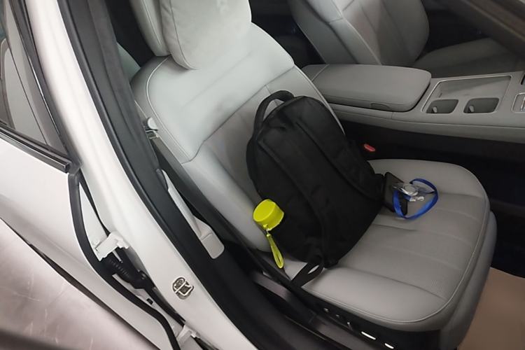 Used Nio ES8 2024 75 kWh Right Front Seat
