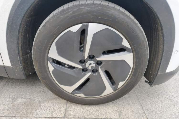 Used Nio ES8 2024 75 kWh Right Front Wheel Hub