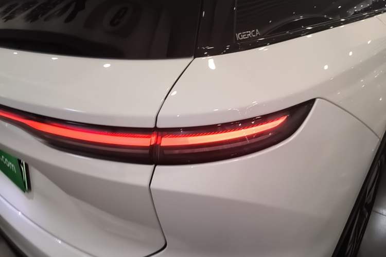 Used Nio ES8 2024 75 kWh Executive Edition Right Rear Taillight