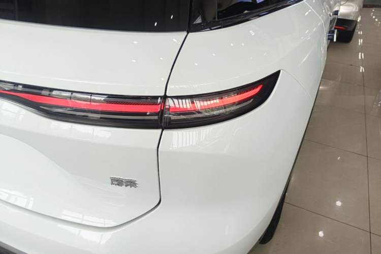 Used Nio ES8 2024 75 kWh Right Rear Taillight