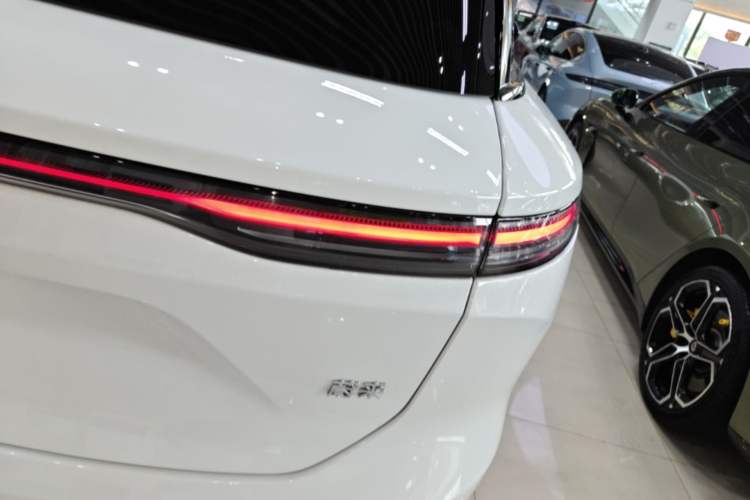Used Nio ES8 2024 100kWh Right Rear Taillight