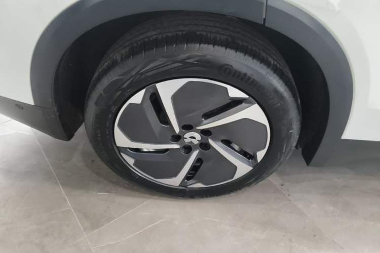 Used Nio ES8 2024 75 kWh Right Rear Wheel Hub