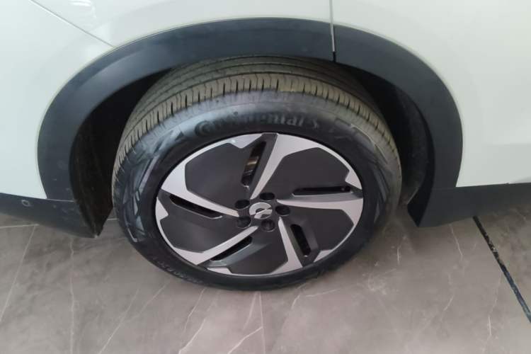 Used Nio ES8 2024 75 kWh Right Rear Wheel Hub