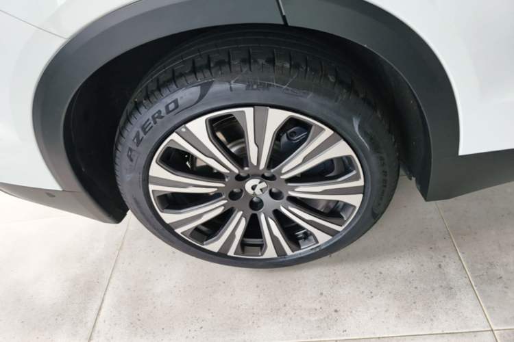 Used Nio ES8 2024 75 kWh Right Rear Wheel Hub