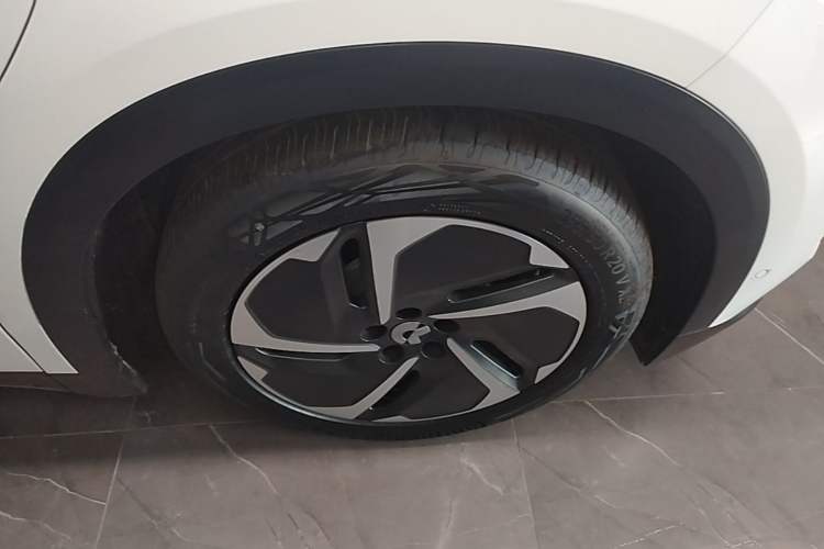 Used Nio ES8 2024 75 kWh Right Rear Wheel Hub