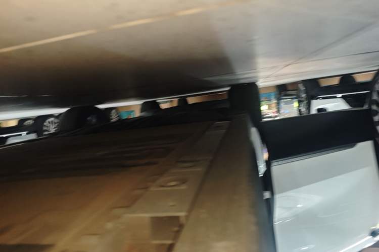 Used Nio ES8 2024 75 kWh Right Side Sill