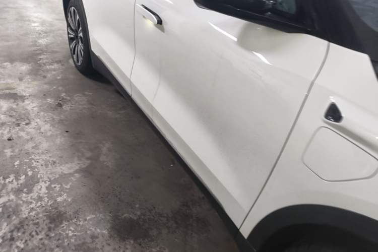 Used Nio ES8 2024 75 kWh Executive Edition Right Side Sill