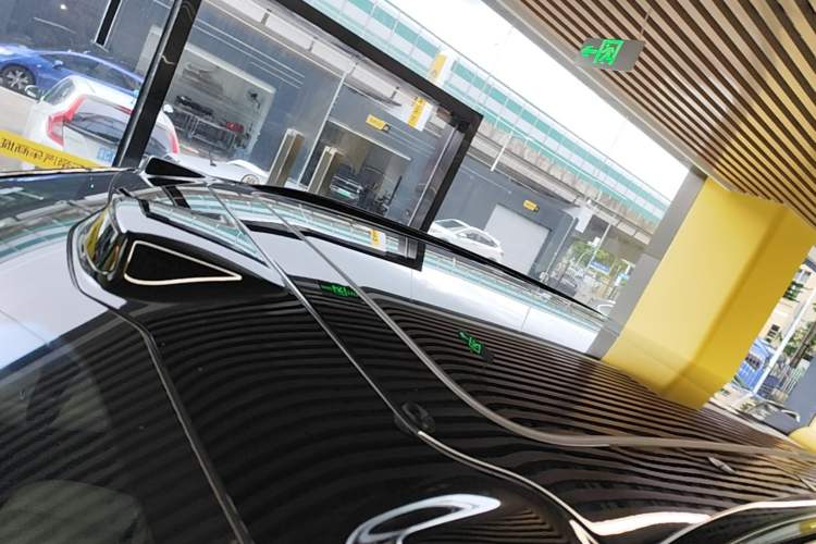 Used Nio ES8 2024 75 kWh Roof
