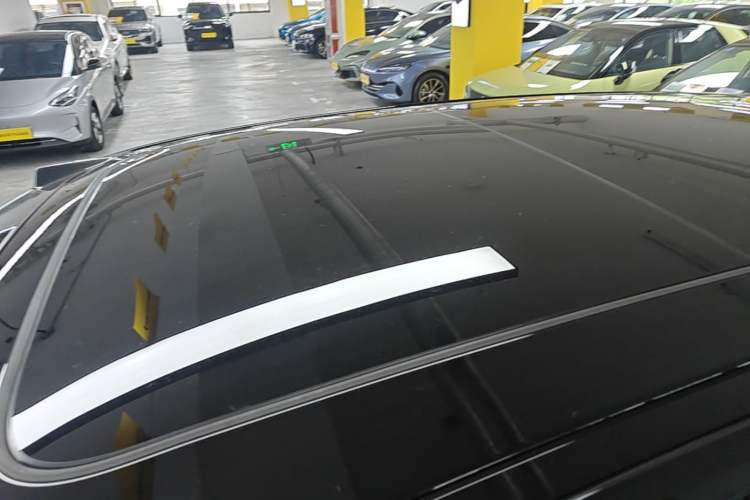 Used Nio ES8 2024 75 kWh Roof
