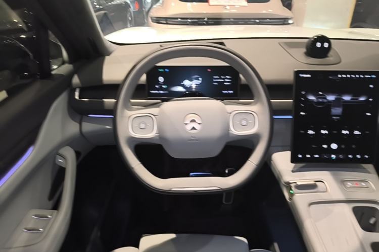 Used Nio ES8 2024 75 kWh Executive Edition Steering Wheel