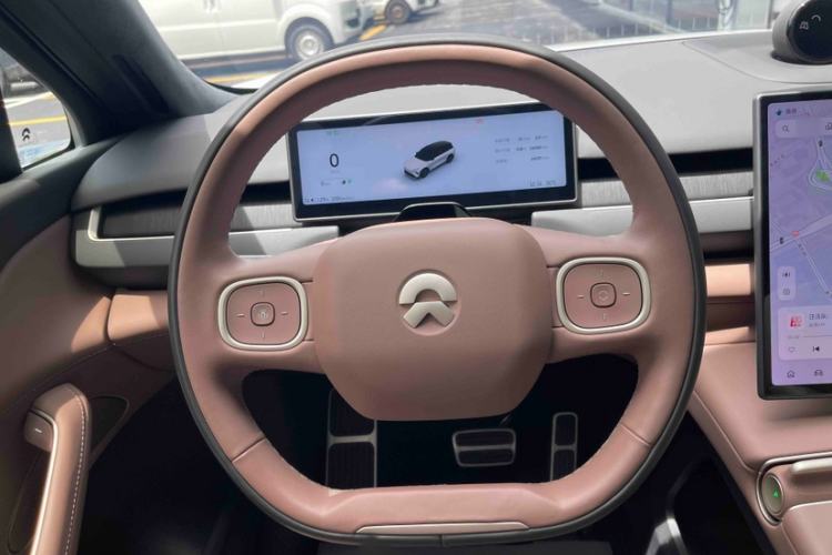Used Nio ES8 2024 75 kWh Steering Wheel