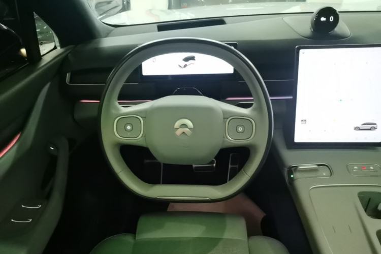 Used Nio ES8 2024 75 kWh Steering Wheel