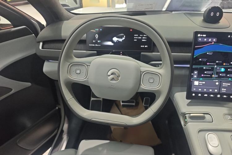 Used Nio ES8 2024 75 kWh Steering Wheel
